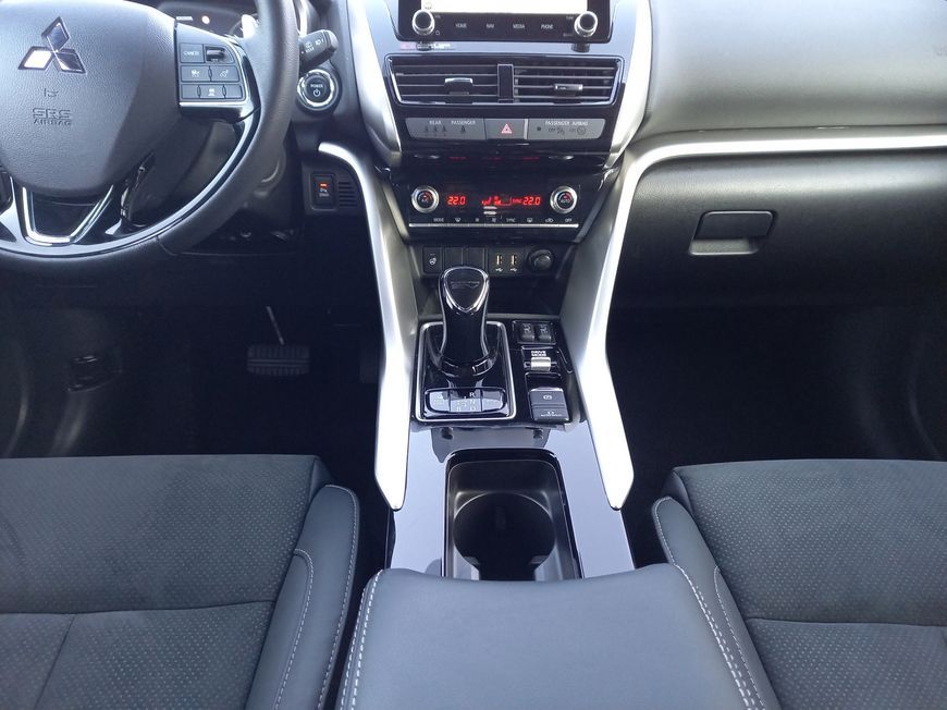 Mitsubishi Eclipse Cross Plug-In Hybrid 4WD Select