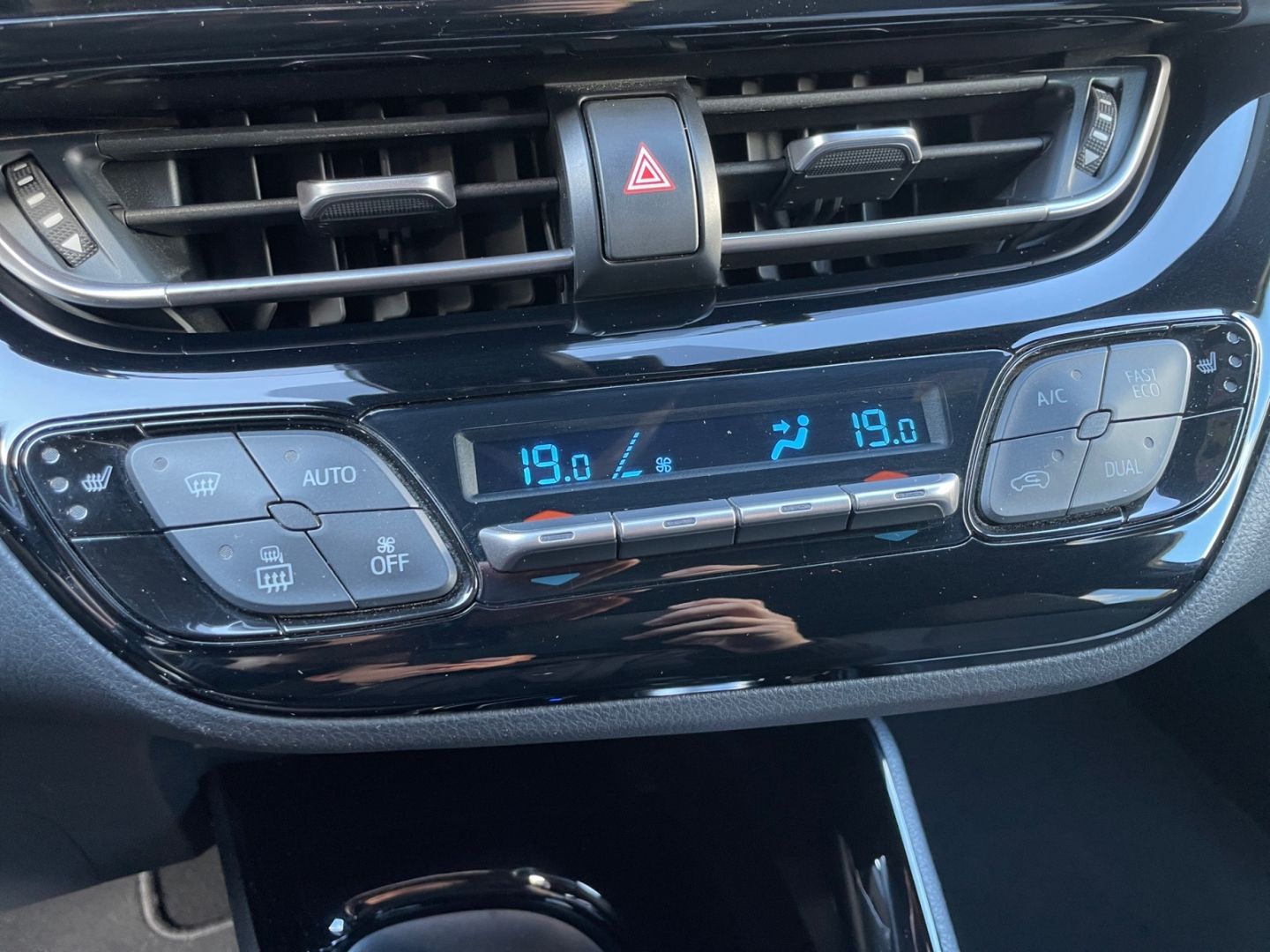 Toyota C-HR 2.0 Hybrid Team D *LED*ACC*CarPlay*CAM*SHZ*