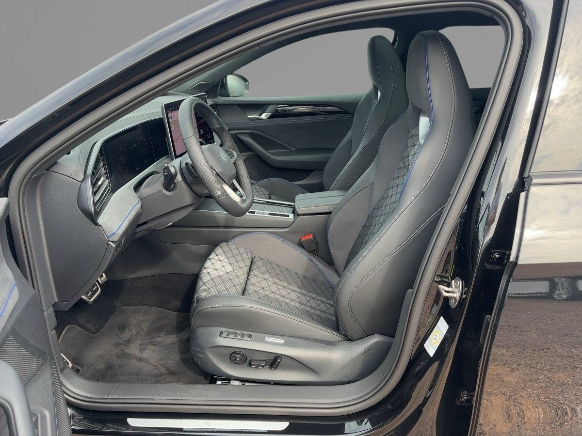 Volkswagen Passat Variant 2.0 TDI DSG 4M R-Line AHZV Pano H