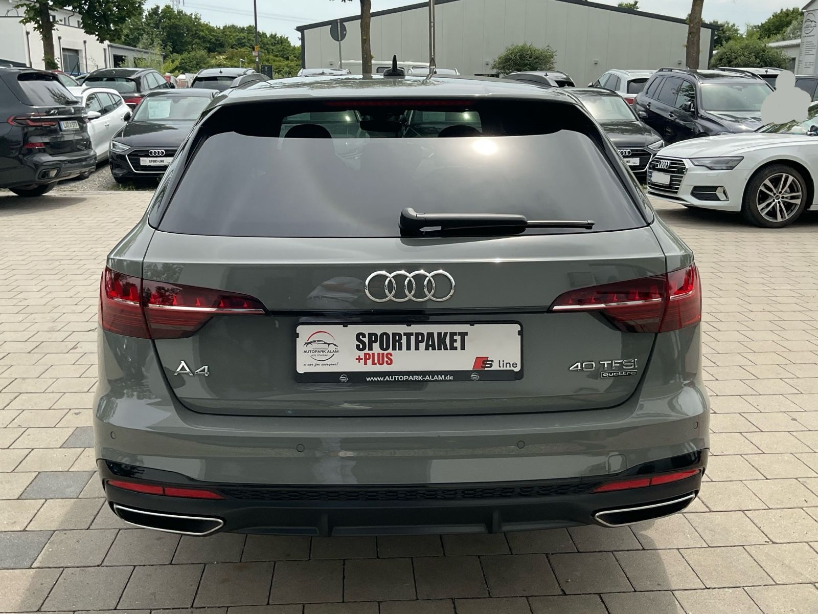 Audi A4 Av.40 TFSI quattro S line - Samsaru's Car Outlet