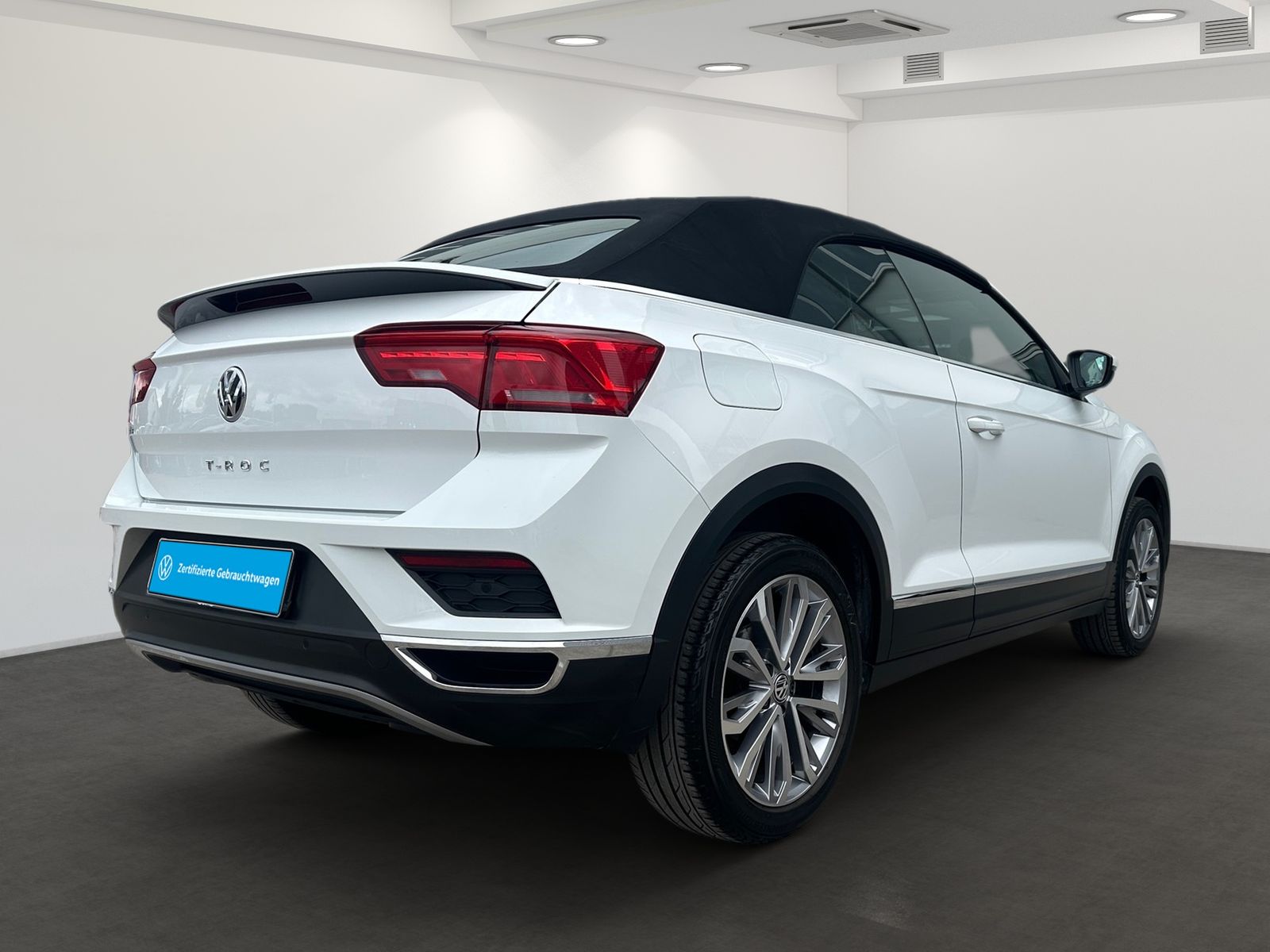 Volkswagen T-Roc Cabriolet 1.0 TSI Style - Samsaru's Car Outlet