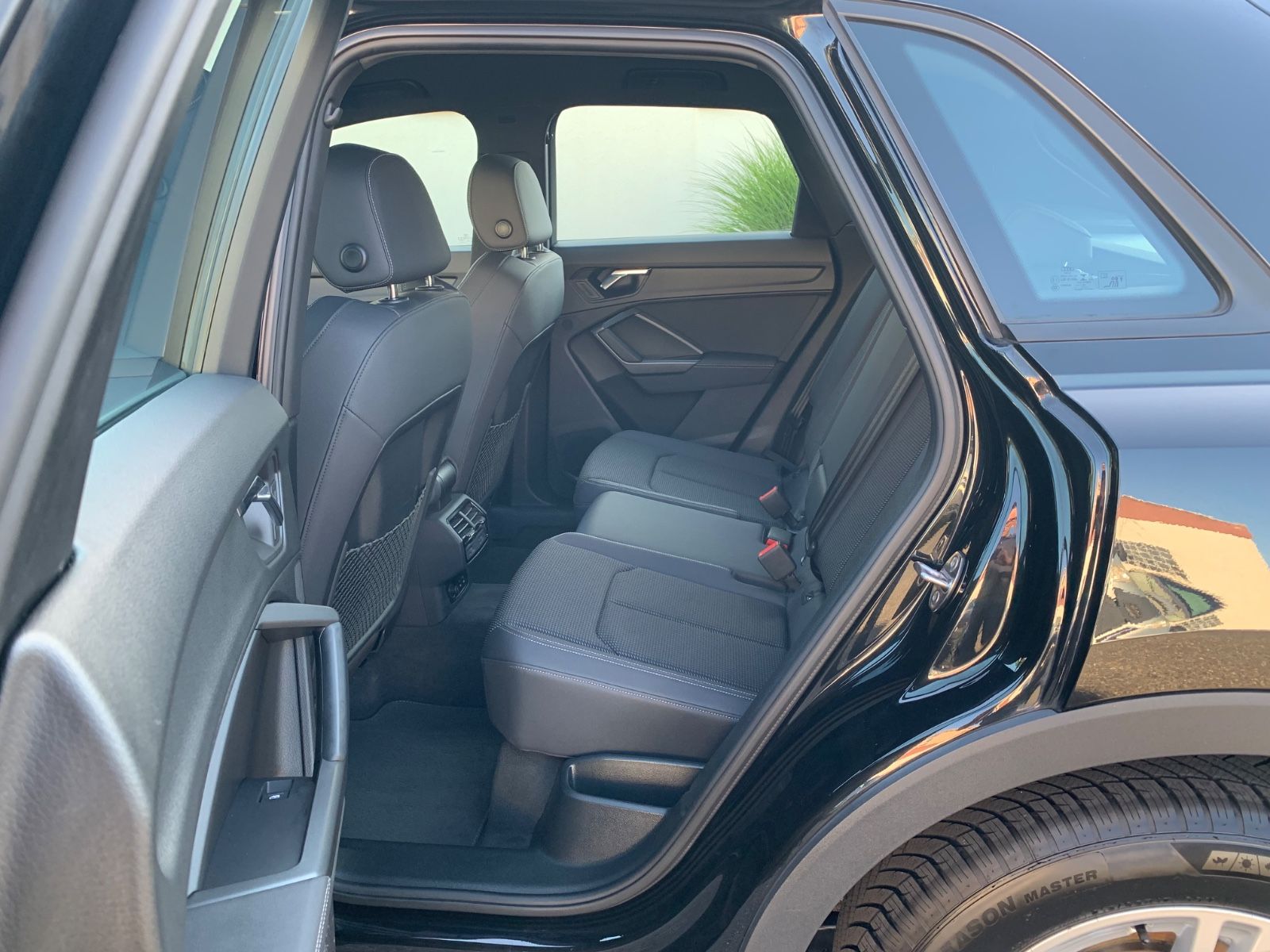 Audi Q3 35 TDI quattro S-line - Samsaru's Car Outlet