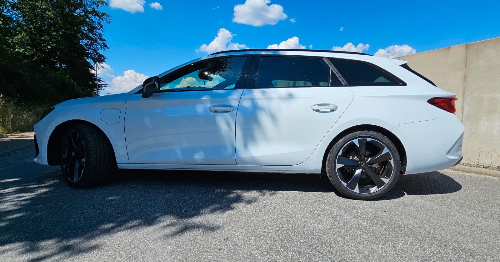 Cupra Sportstourer e-Hybrid - Samsaru's Car Outlet