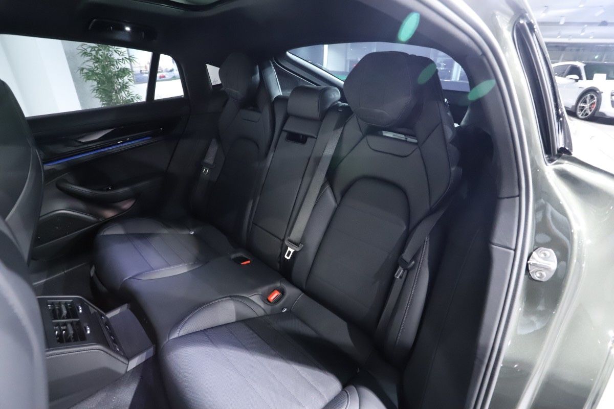 Porsche Panamera 4 E-Hybrid*SpDes*SpAbg*ACC*Pano*LED