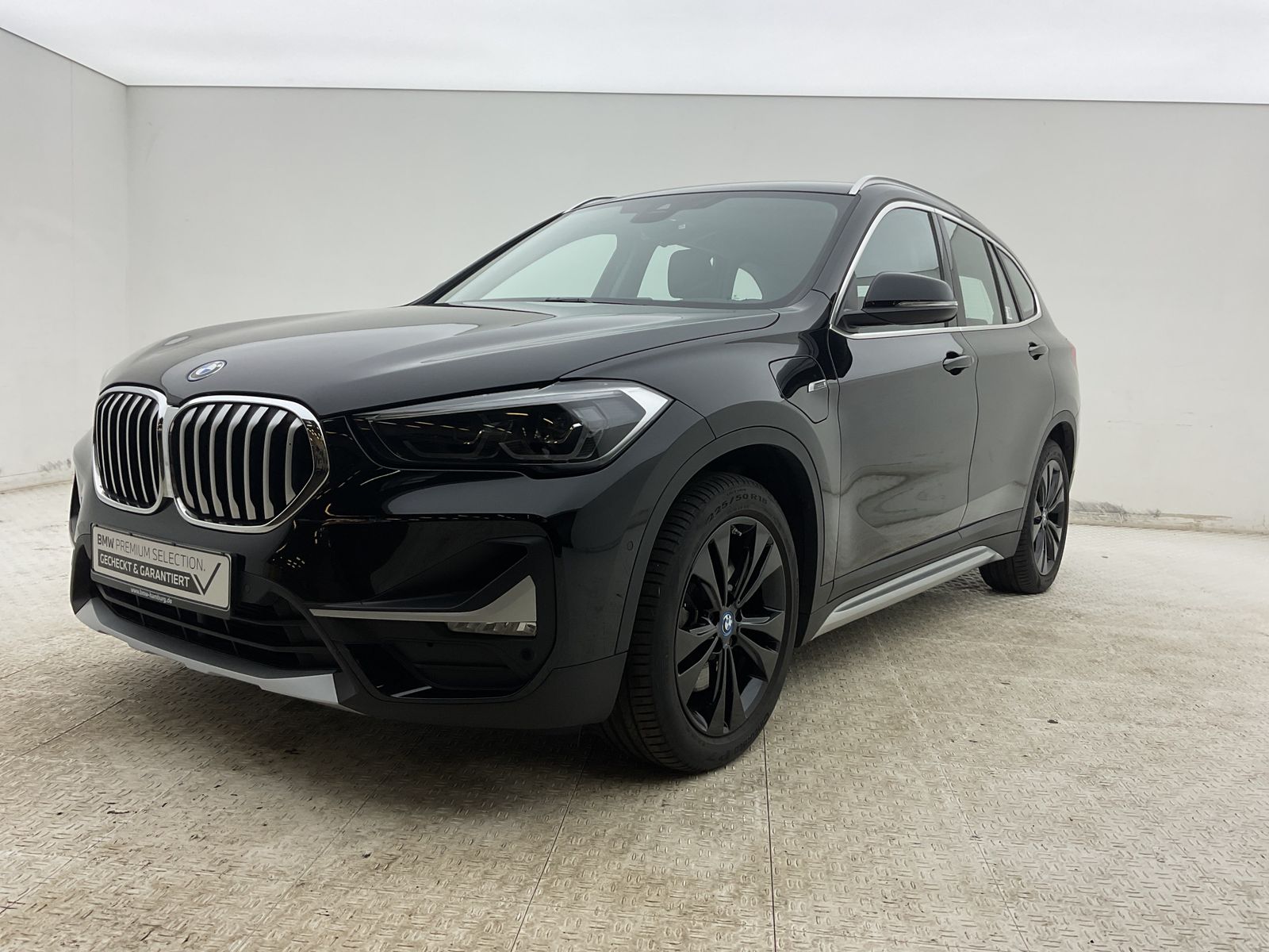 BMW X1 xDrive25e - Samsaru's Car Outlet