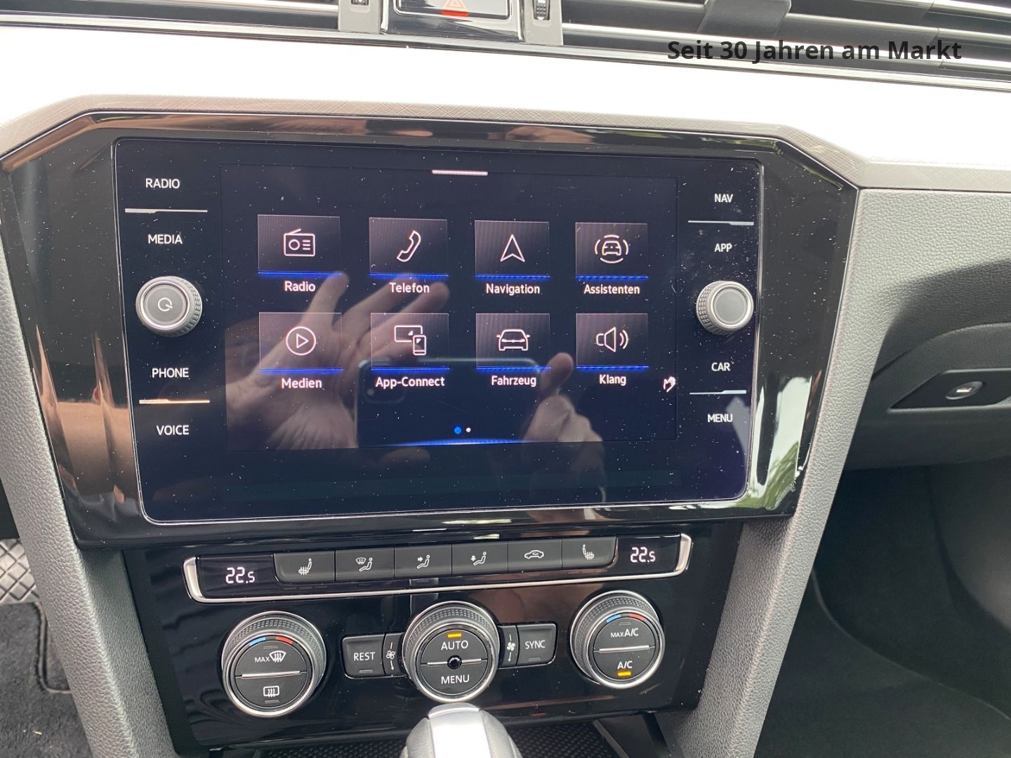 Volkswagen Passat Variant Business 2.0 TDI - Samsaru's Car Outlet