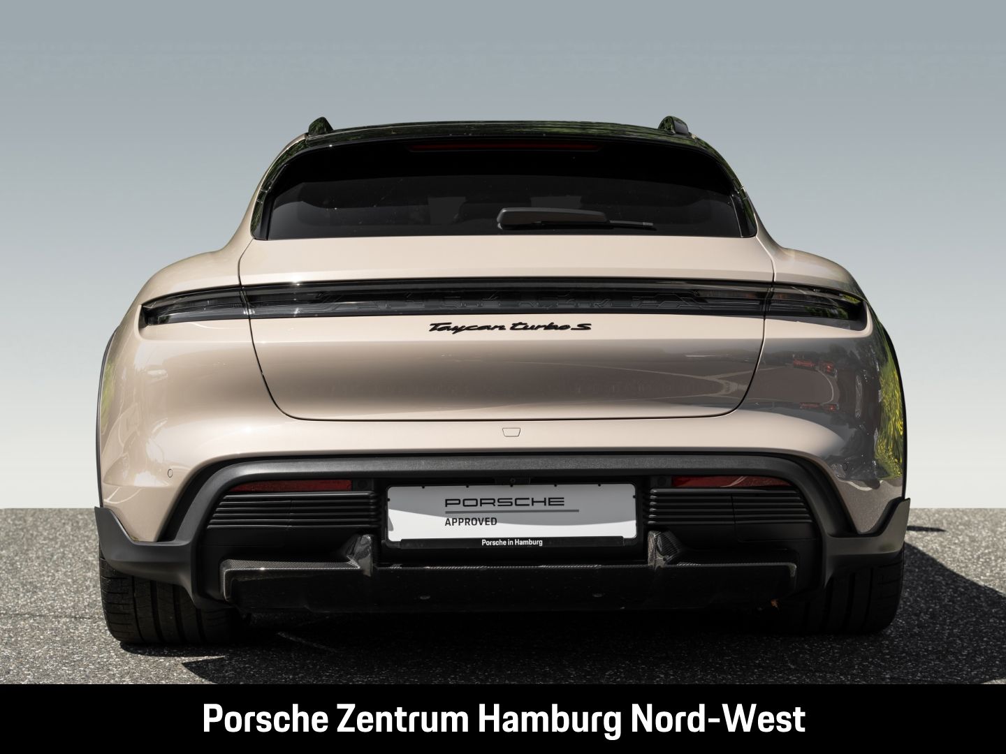 Porsche Taycan Turbo S Cross Turismo Burmester HUD PDCC