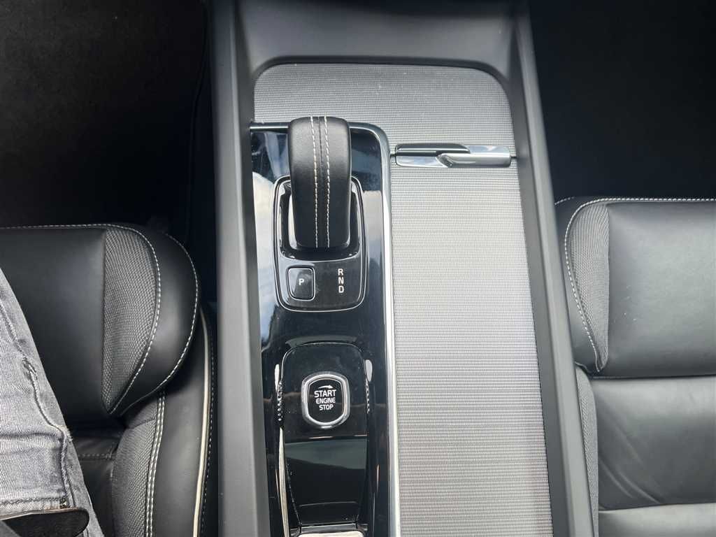 Volvo XC 60 R Design 2.0 B4 D AWD Automatik Xenium-Pak