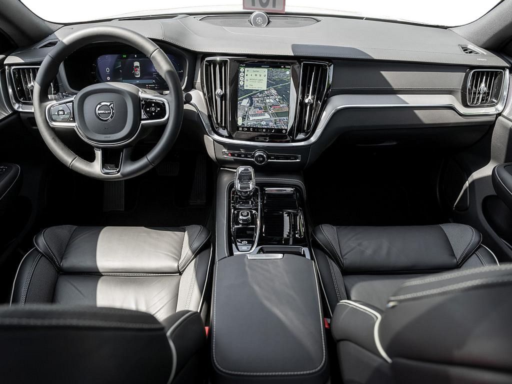 Volvo S60 T8 Ultimate Dark Recharge AWD ACC HUD PANO