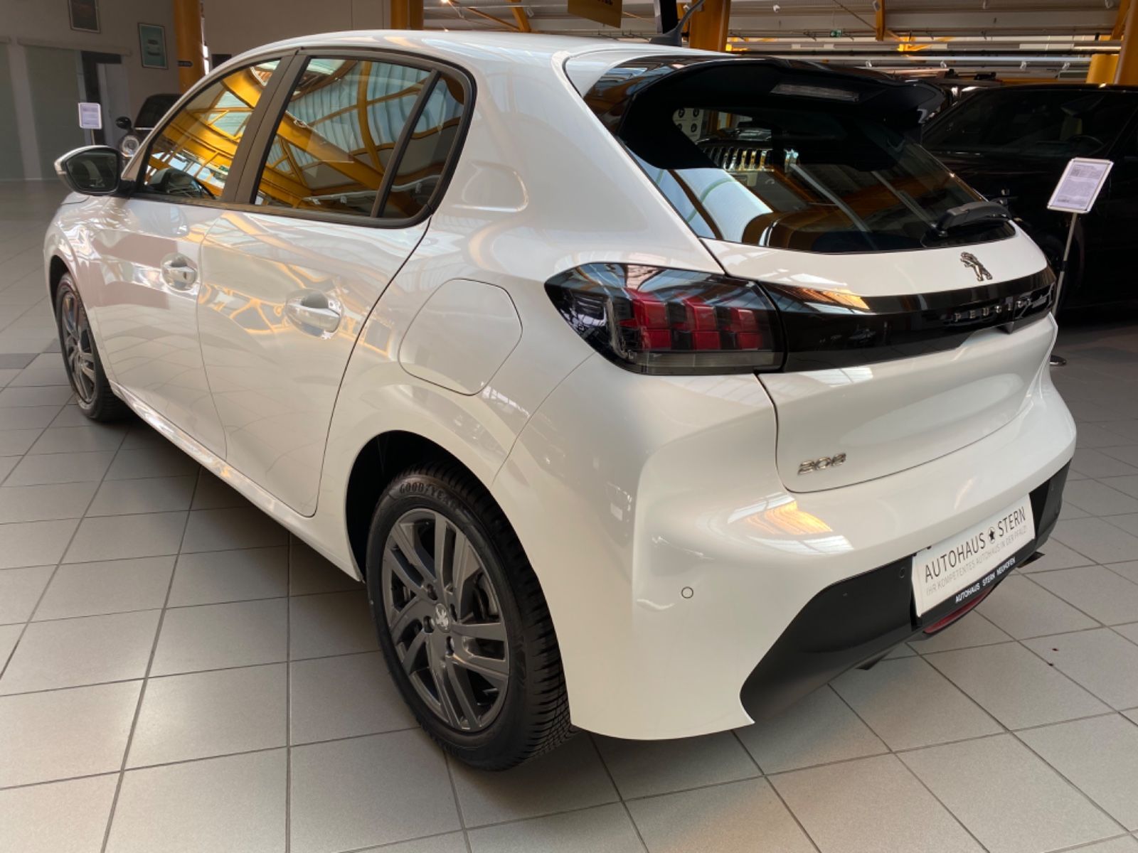 Peugeot 208 Active Pack - Samsaru's Car Outlet