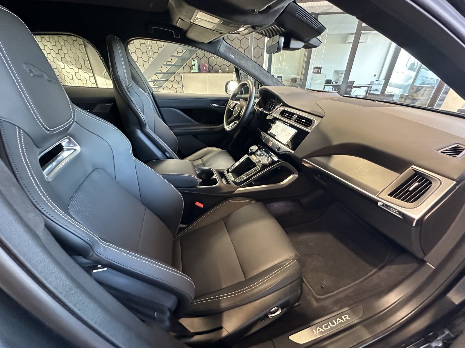 Jaguar I-PACE EV400 R-Dynamic HSE