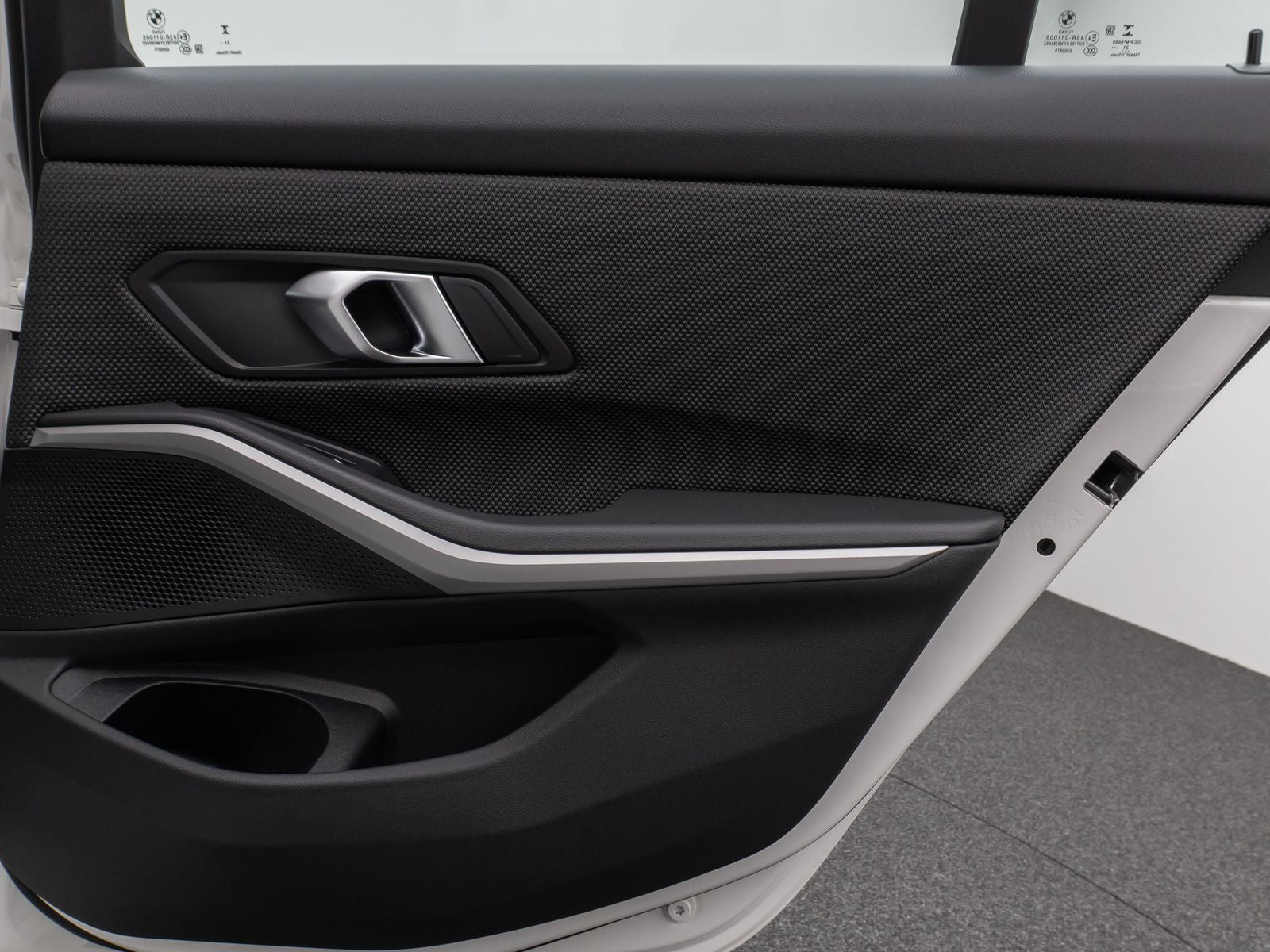 BMW 320e - Samsaru's Car Outlet