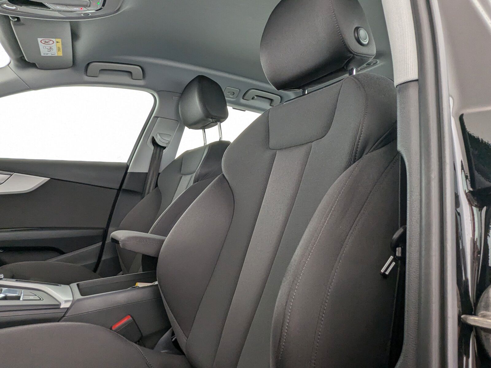 Audi A4 35 2.0 TFSI Avant advanced - Samsaru's Car Outlet