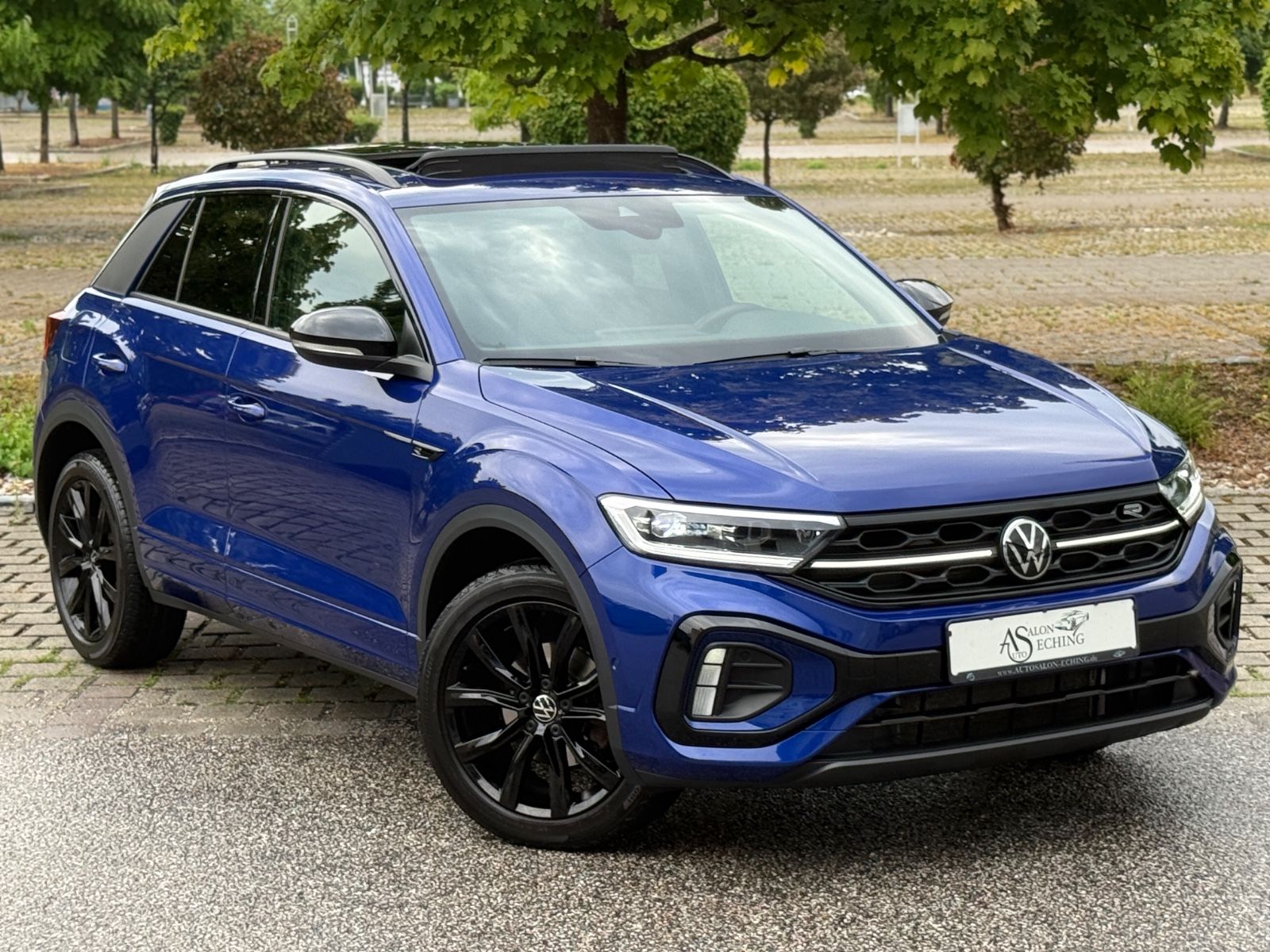 Volkswagen T-Roc TDI R-Line - Samsaru's Car Outlet