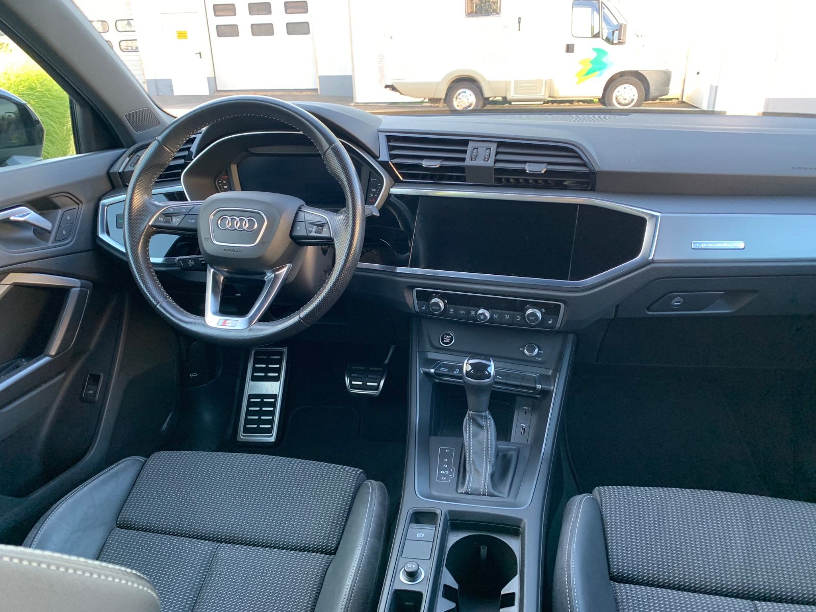 Audi Q3 35 TDI quattro S-line - Samsaru's Car Outlet