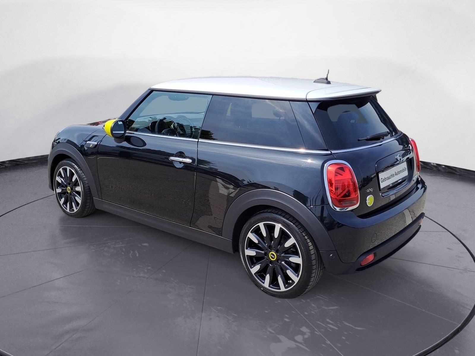 MINI Cooper SE - Samsaru's Car Outlet