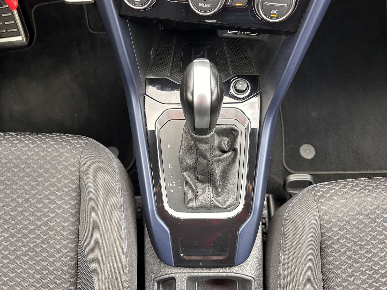 Volkswagen T-Roc 2.0 TDI United - Samsaru's Car Outlet