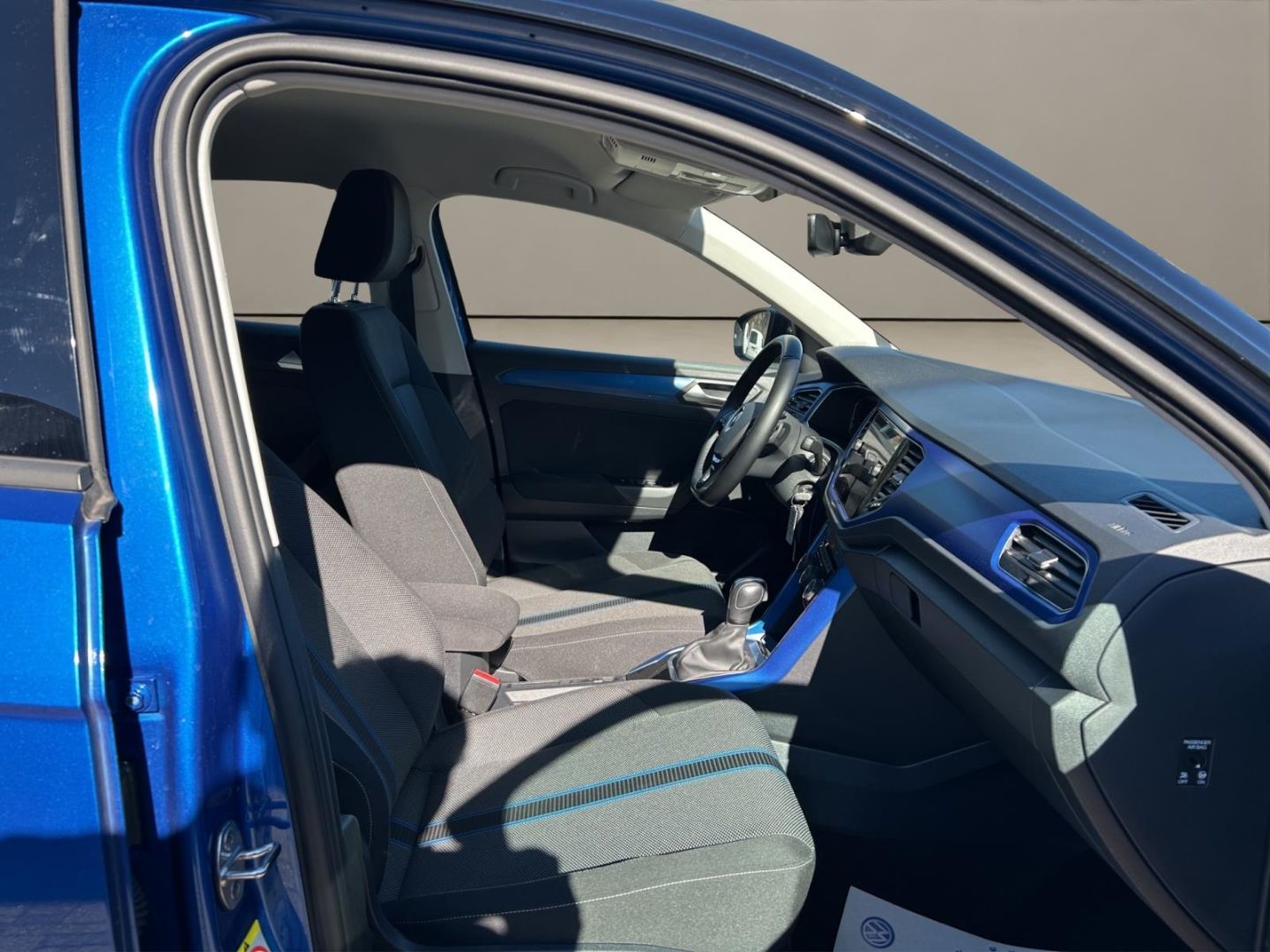 Volkswagen T-Roc Style 1.5 TSI DSG - Samsaru's Car Outlet