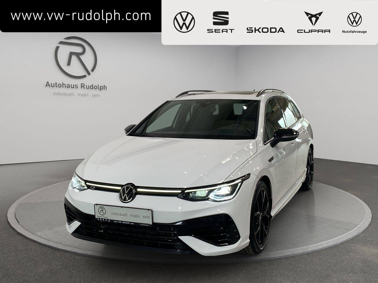 Volkswagen Golf VIII R Variant 2.0 TSI 4Motion DSG "Black S