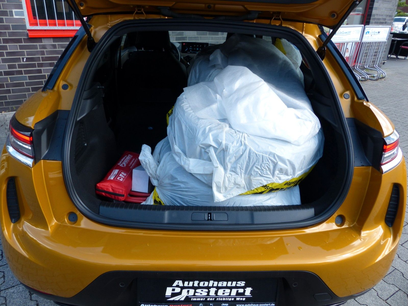 DS Automobiles DS 3 Crossback E-Tense Grand Chic - Samsaru's Car Outlet