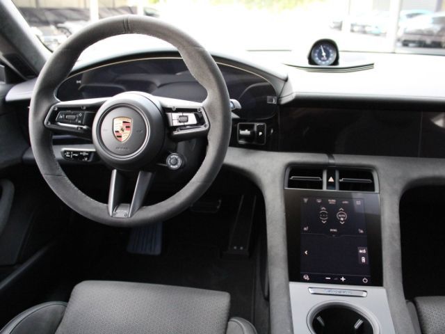 Porsche Taycan GTS