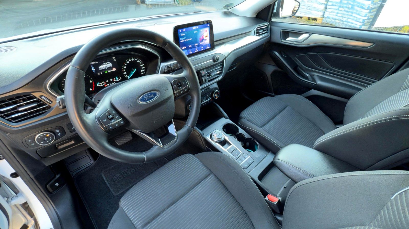 Ford Focus 2,0 - Samsaru's Car Outlet