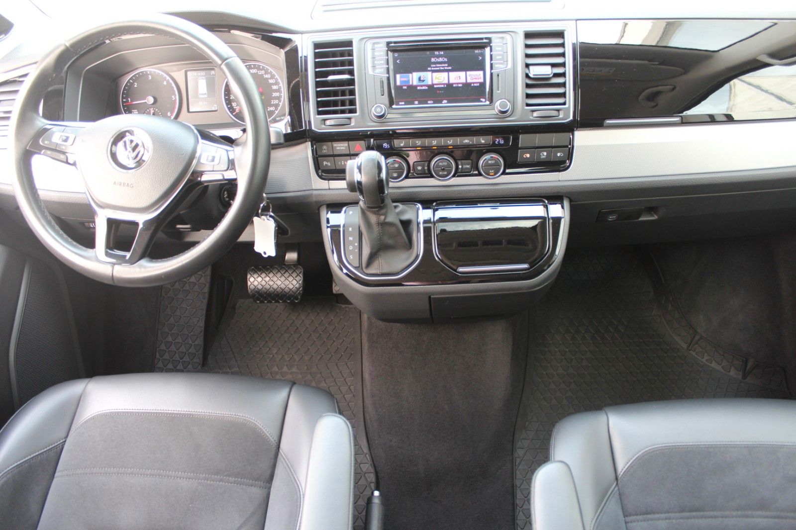 Volkswagen T6 Multivan Highline DSG - Samsaru's Car Outlet