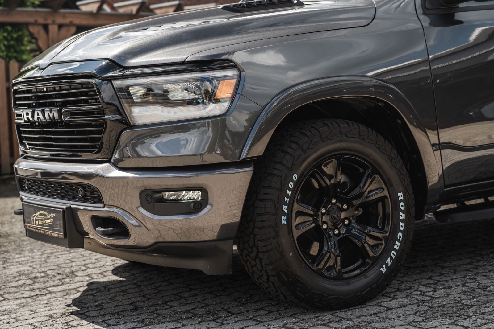 Dodge RAM5.7Laramie E-Torque/LPG/Navi/360*Dig-T/Pano