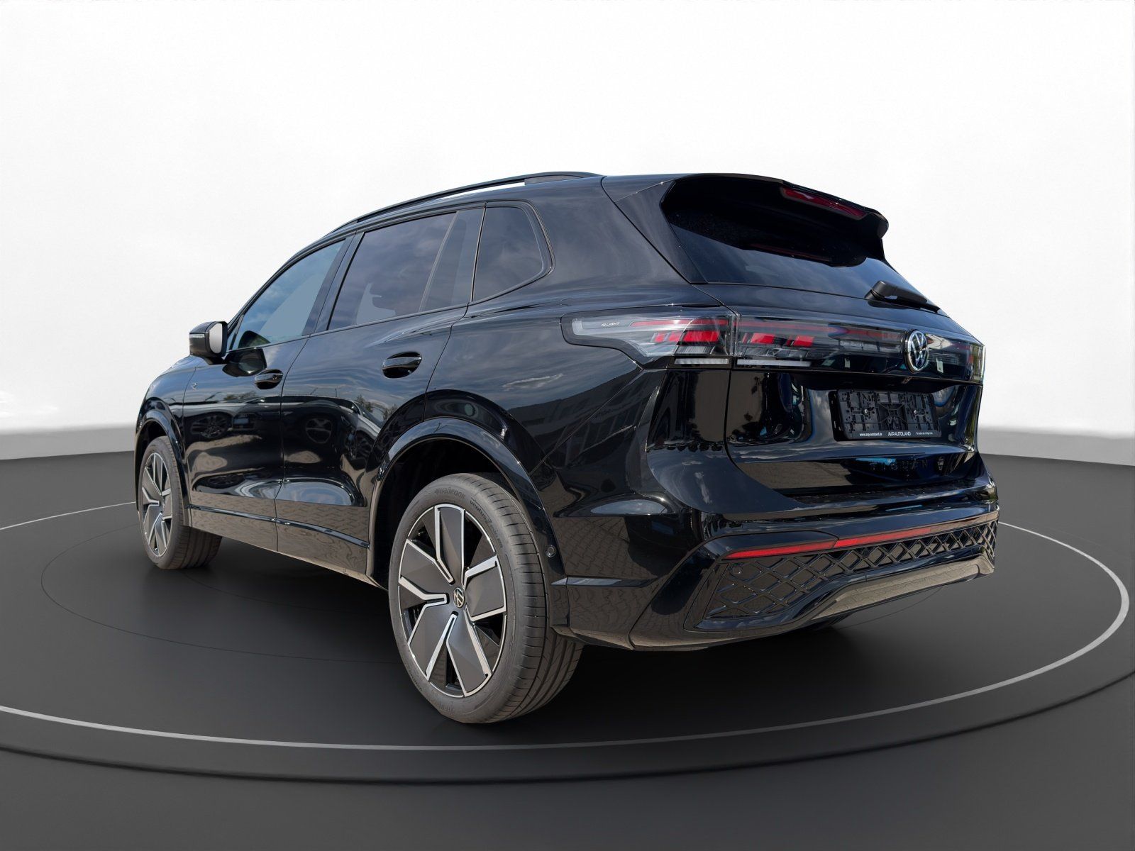 Volkswagen Tiguan 2.0 TDI DSG 4MOTION R-Line | PANO |