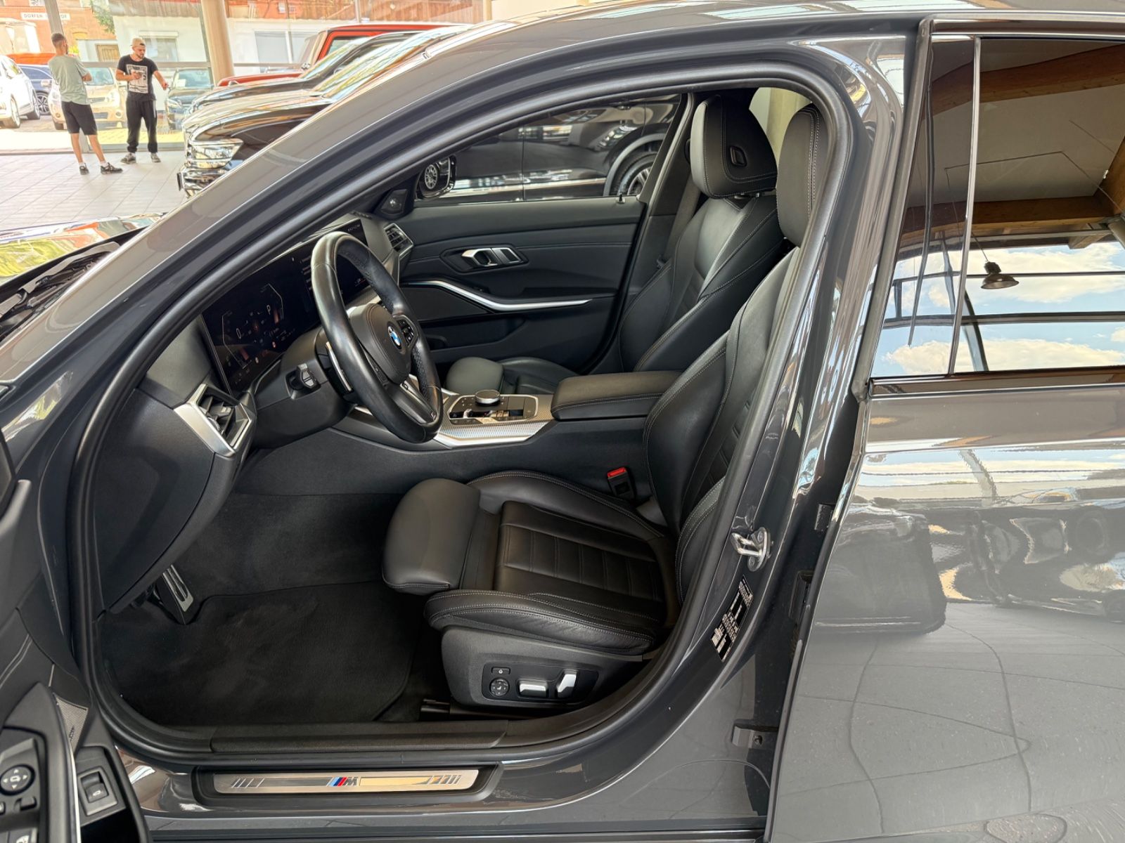 BMW 3 Lim. 330 i M Sport - Samsaru's Car Outlet