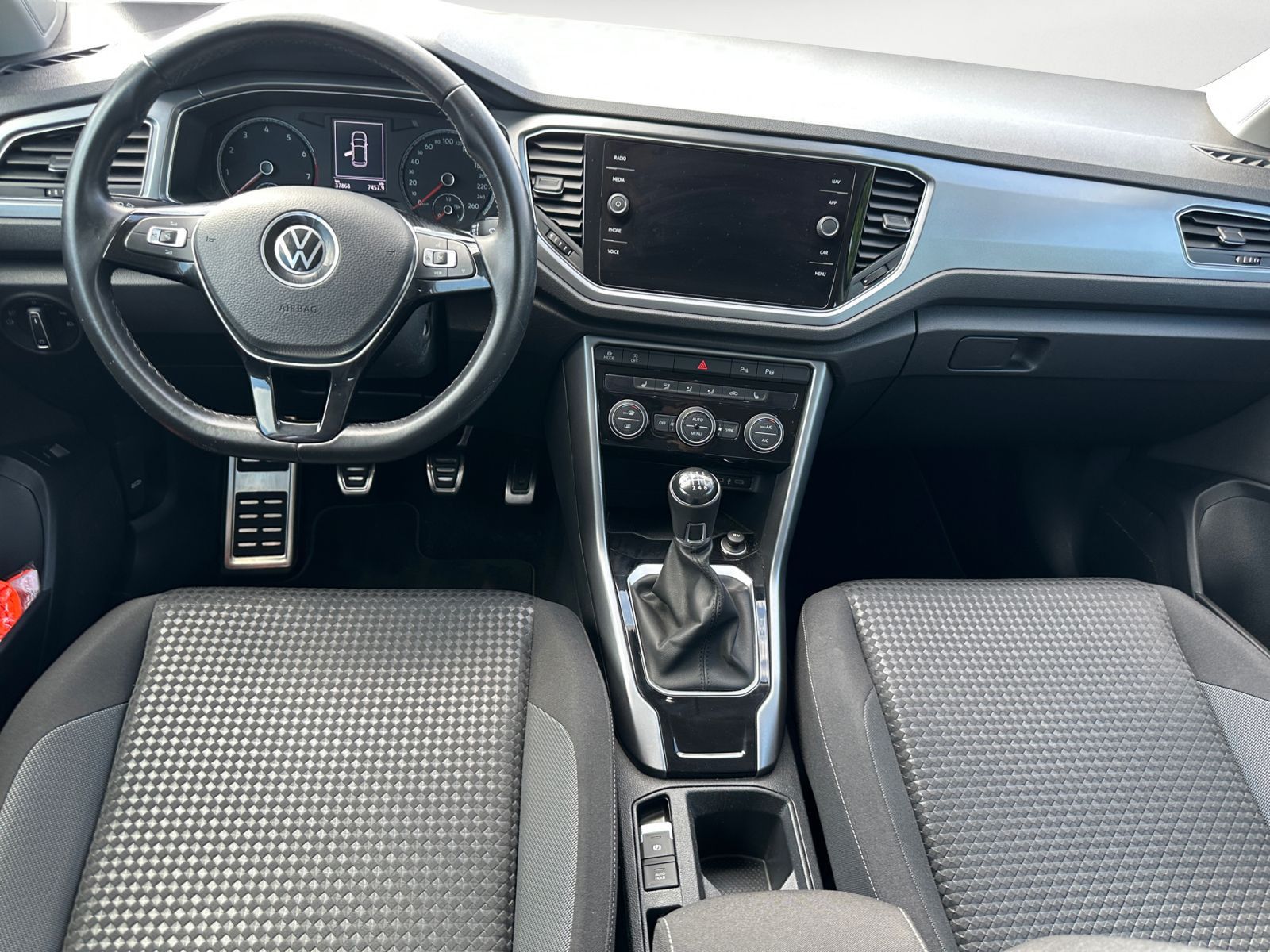 Volkswagen T-Roc 1.0 TSI ACTIVE - Samsaru's Car Outlet