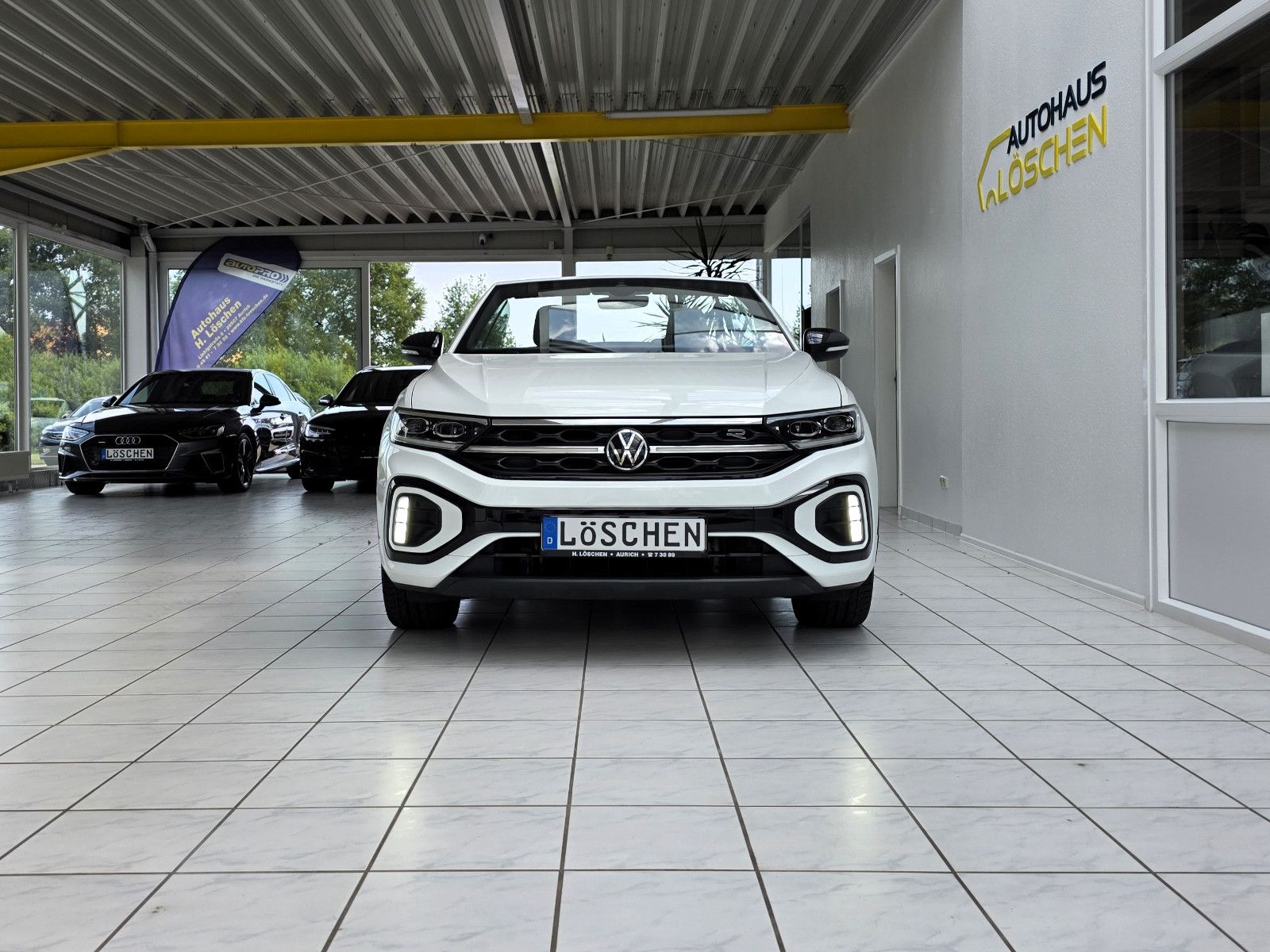 Volkswagen T-Roc R-Line Black - Samsaru's Car Outlet