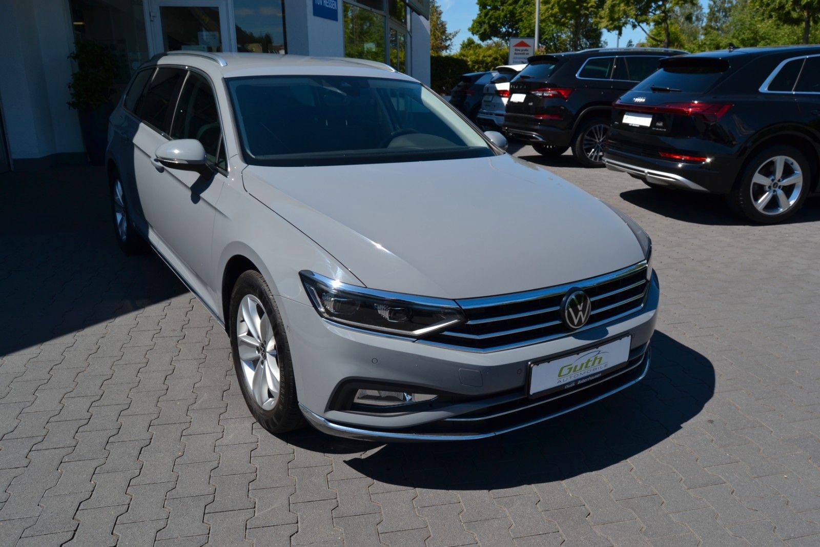Volkswagen Passat TDI 200 PS AHK Matrix ab 5,49% Finz!