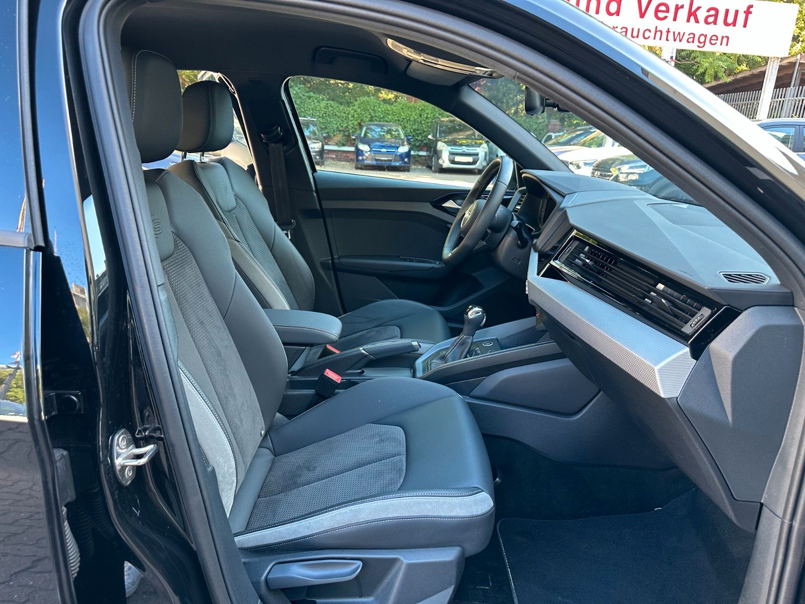 Audi A1 30 TFSI S line*LEDER*NAVI*SHZ*LED*MMI*APS+