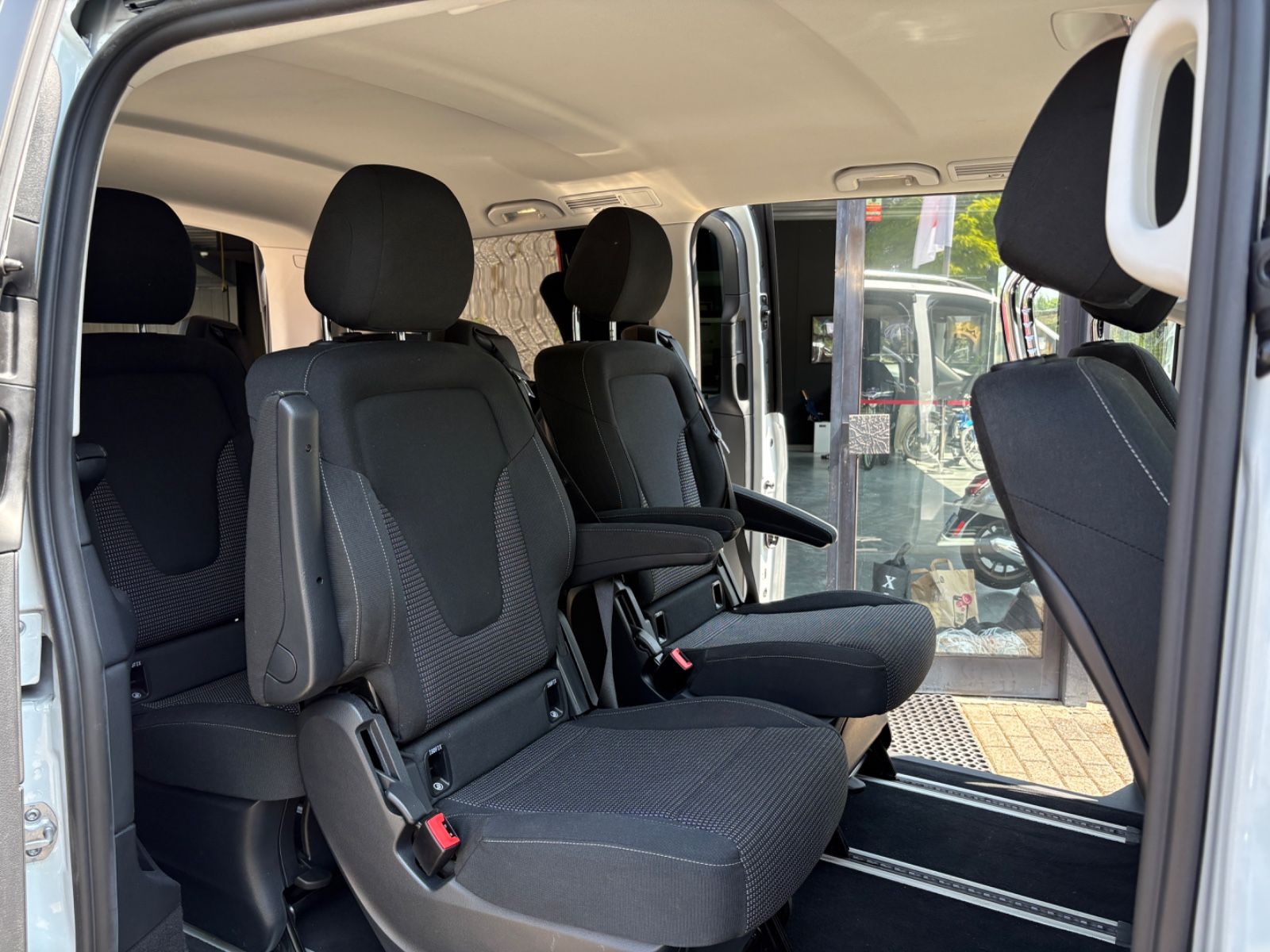 Mercedes-Benz V300 Edition 4Matic - Samsaru's Car Outlet