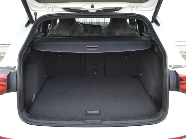 Volkswagen Golf VIII Variant 2.0 TSI DSG R-Line Black - Samsaru's Car Outlet