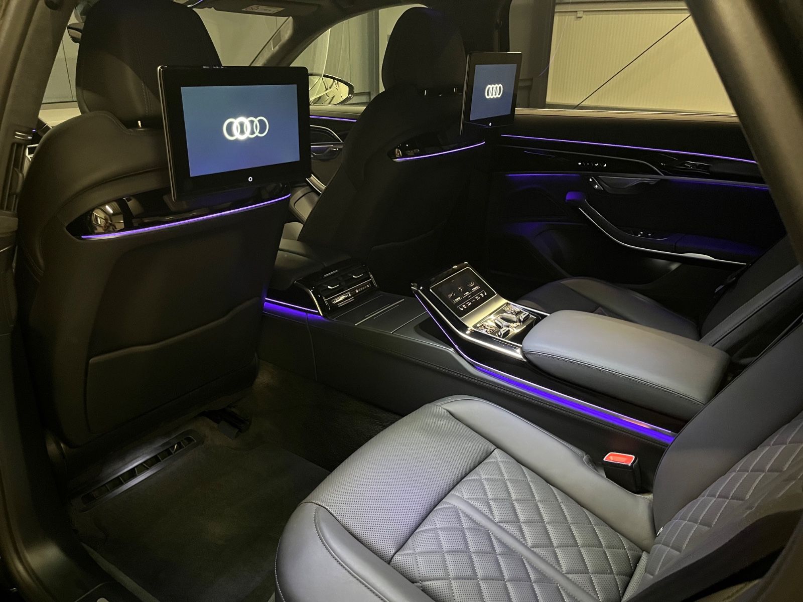 Audi A8 50 TDI L quattro - Samsaru's Car Outlet