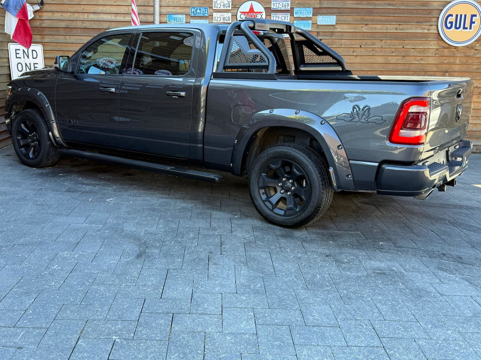 Dodge RAM 1500 5,7L BigHorn Crew Cab LED LPG 4x4 Pano