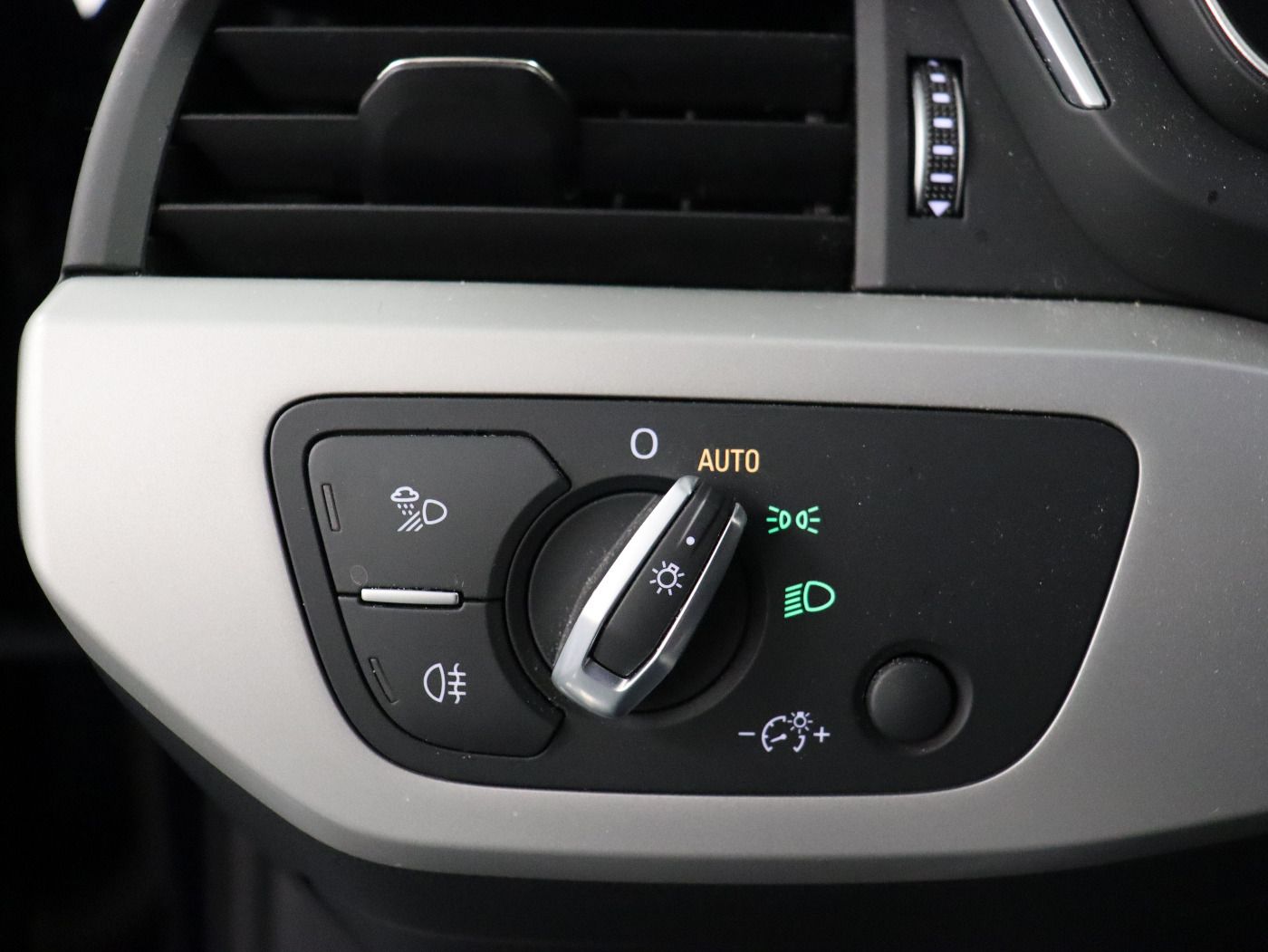 Audi A4 Avant 40 TDI quattro S tronic advanced - Samsaru's Car Outlet