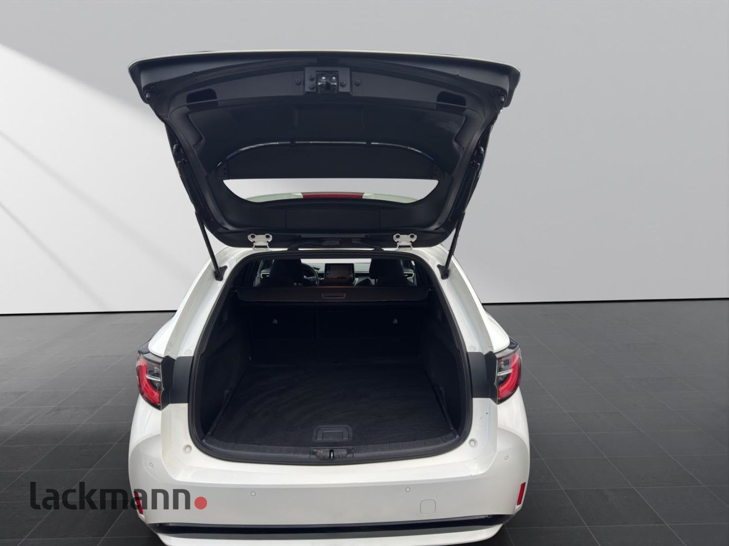 Toyota Corolla 1.8 Hybrid TS - Samsaru's Car Outlet