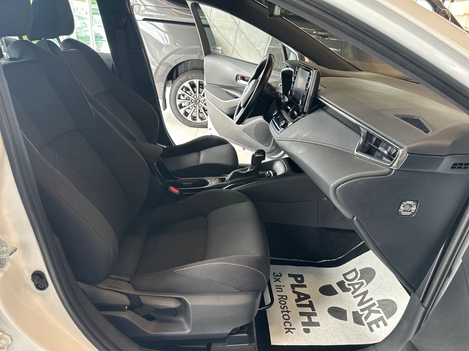 Toyota Corolla Hybrid Club - Samsaru's Car Outlet