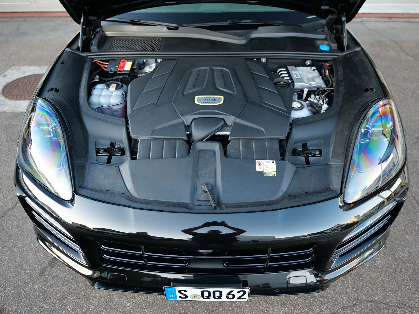 Porsche Cayenne Coupe E-Hybrid Platinum Edi SPORT DESIGN