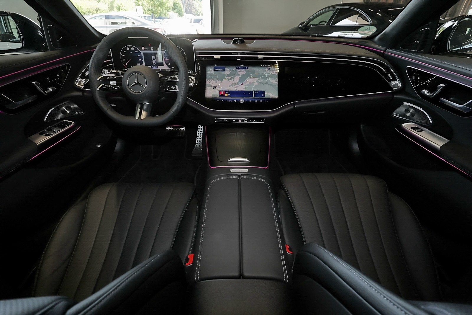 Mercedes-Benz E 220 d 4M AMG MBUX+360°+DIG-LED+AHK+Pano+Distro