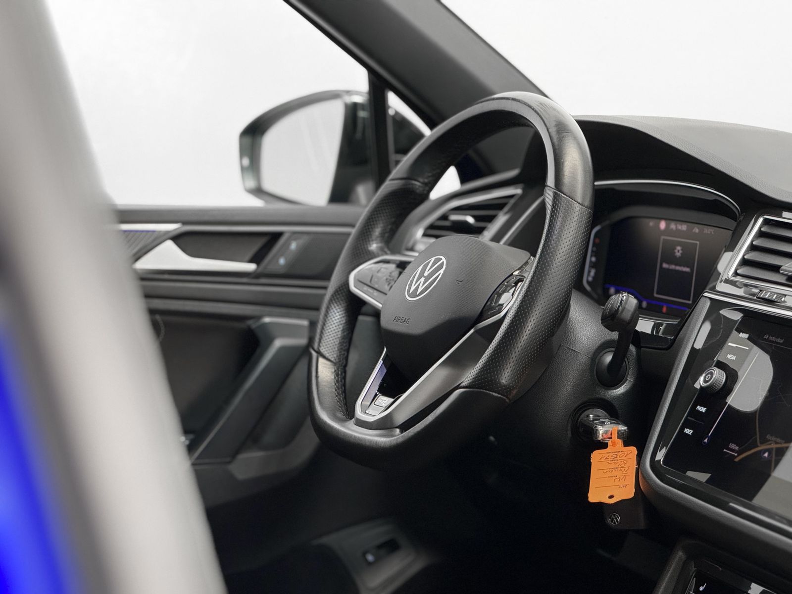 Volkswagen Tiguan R-Line 4M - Samsaru's Car Outlet
