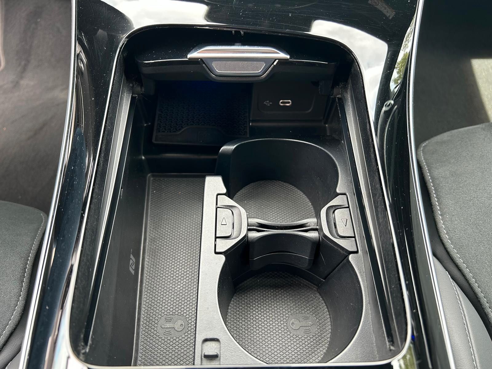 Mercedes-Benz C 220 d AMG Line - Samsaru's Car Outlet