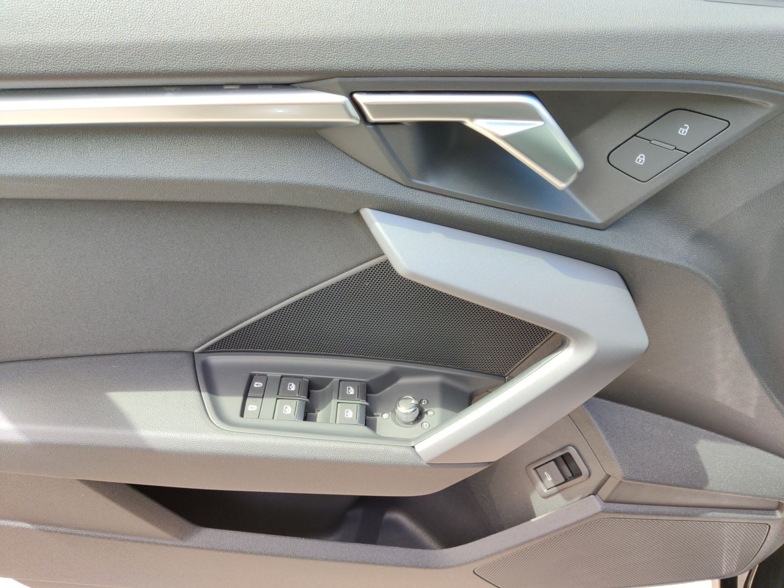 Audi A3 Limousine 30 TFSI advanced - Samsaru's Car Outlet