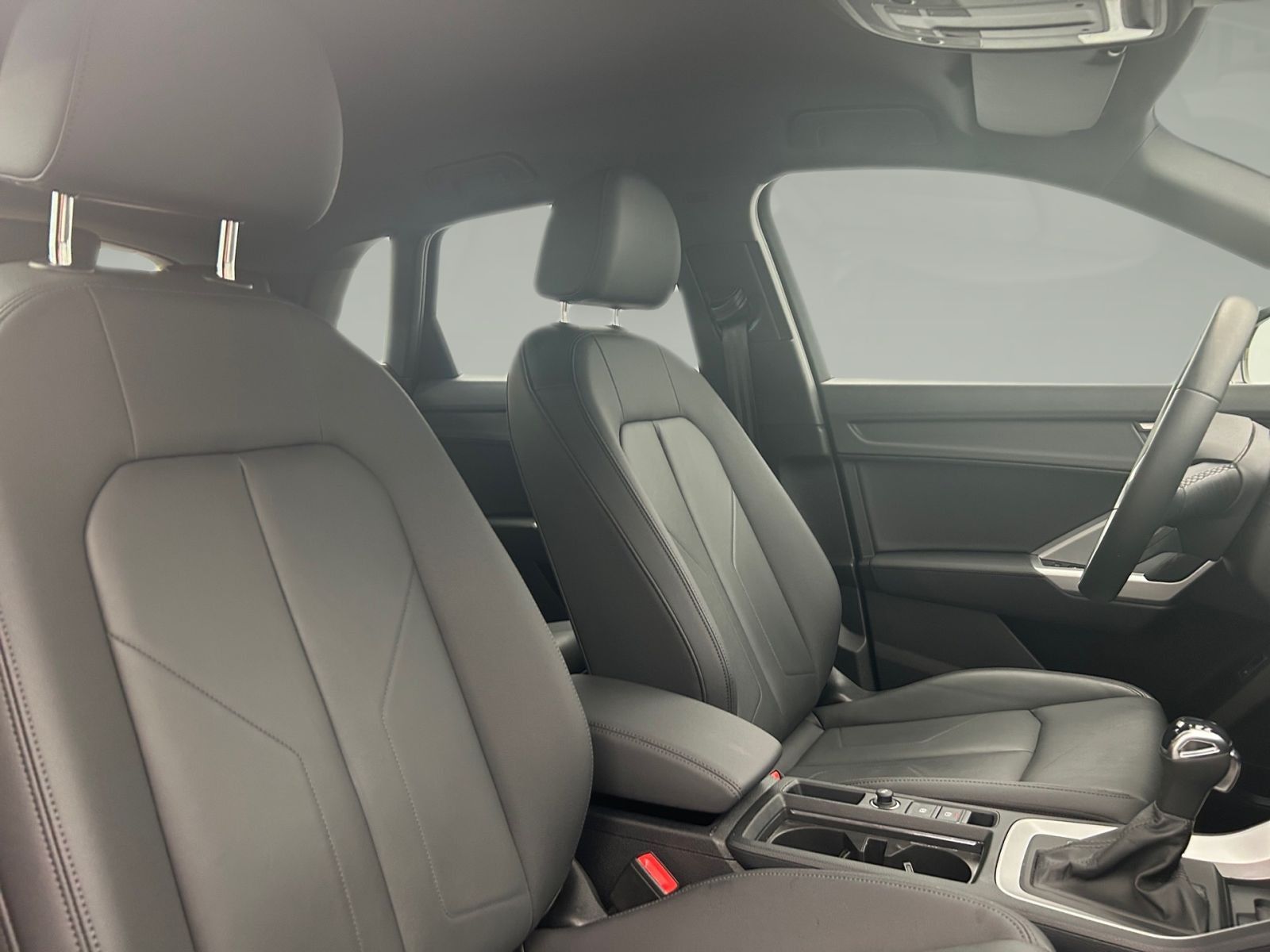 Audi Q3 40 TFSI quattro - Samsaru's Car Outlet
