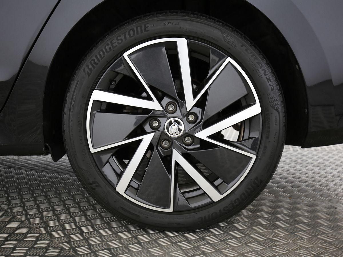 Skoda Octavia Combi Style iV - Samsaru's Car Outlet