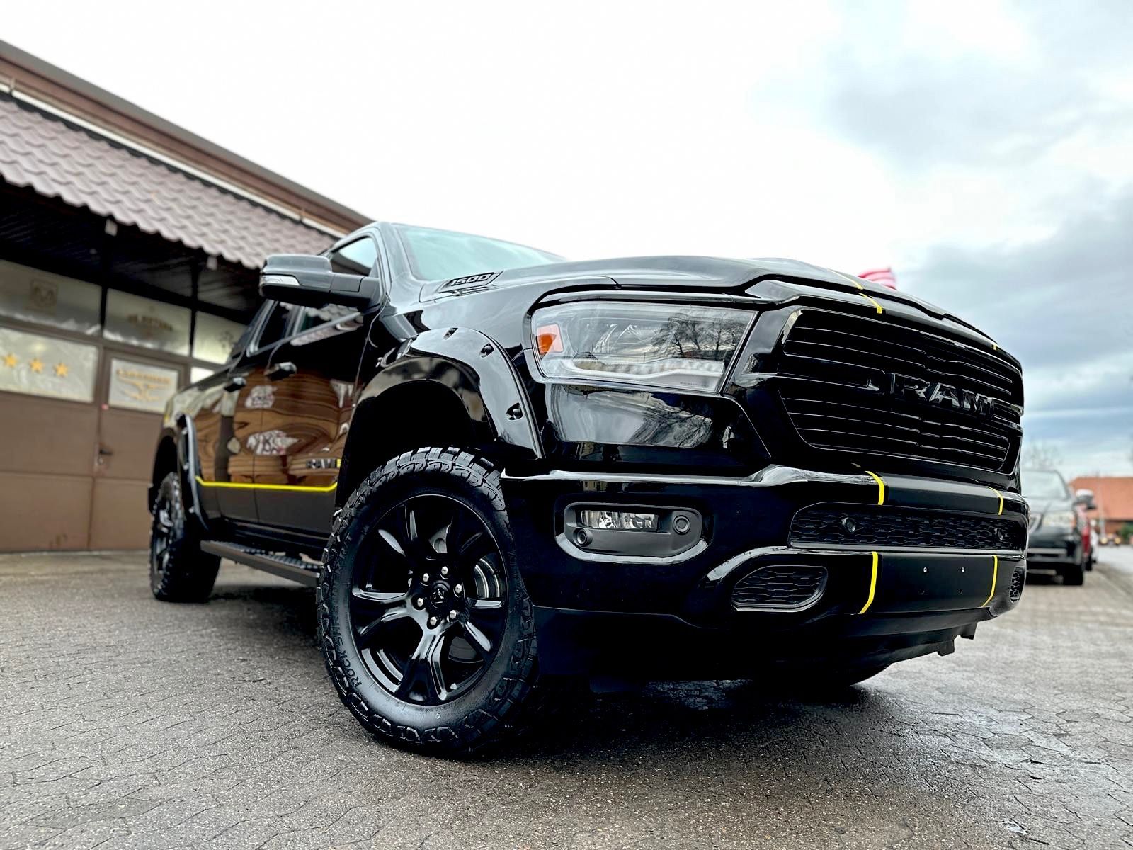 Dodge 5.7 V8*LIFT*BÜGEL*OFFROAD*AHK*NAVI*LED*GARANTIE