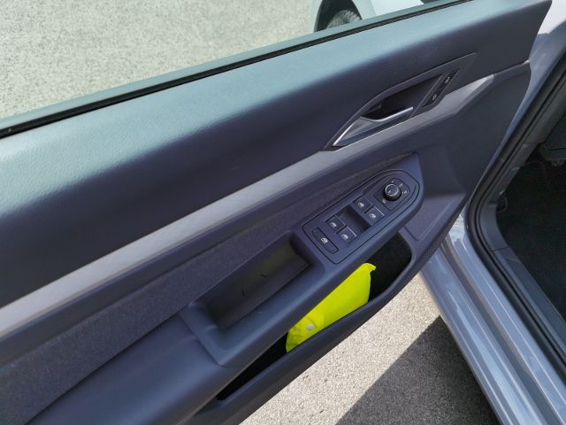 Volkswagen Golf 8 1.5 TSI Life - Samsaru's Car Outlet